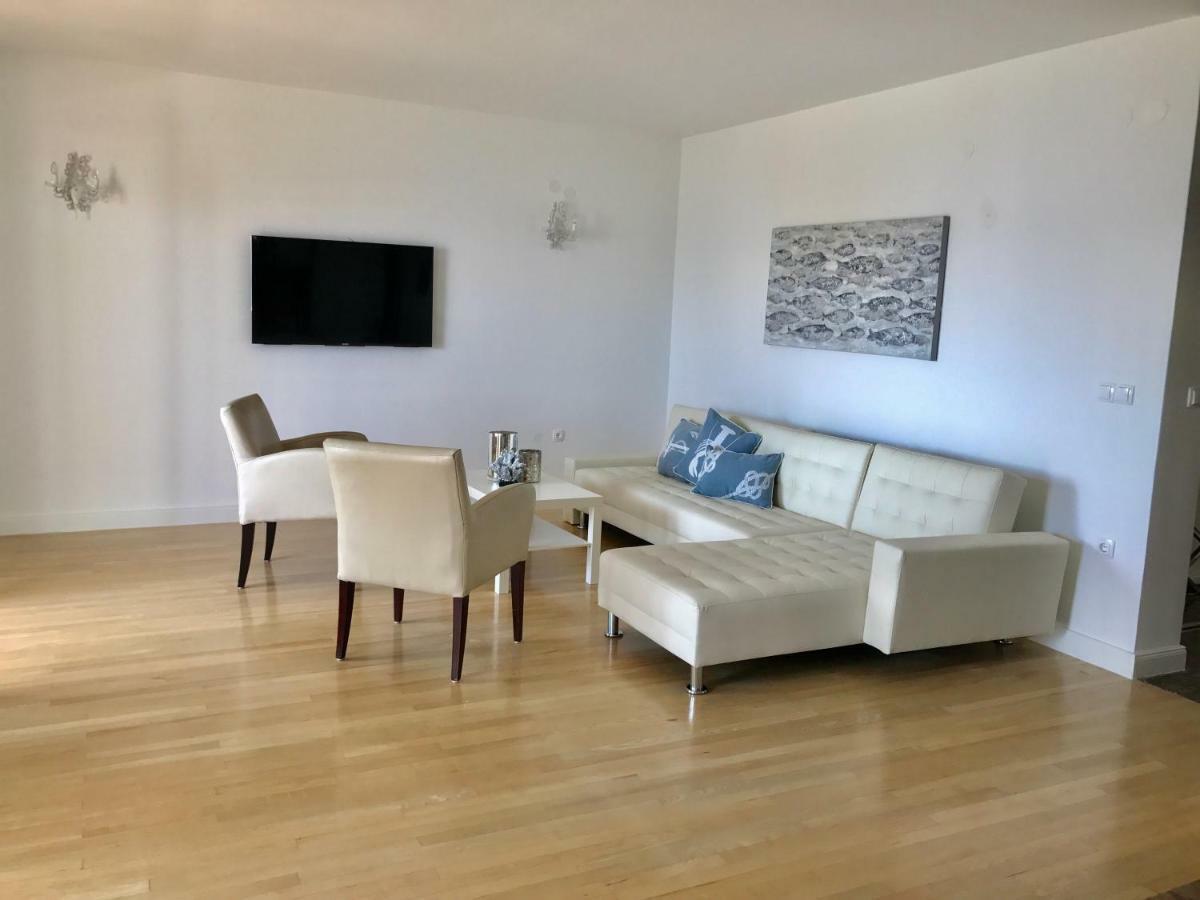 Apartments Villa Lux Dugi Rat Buitenkant foto
