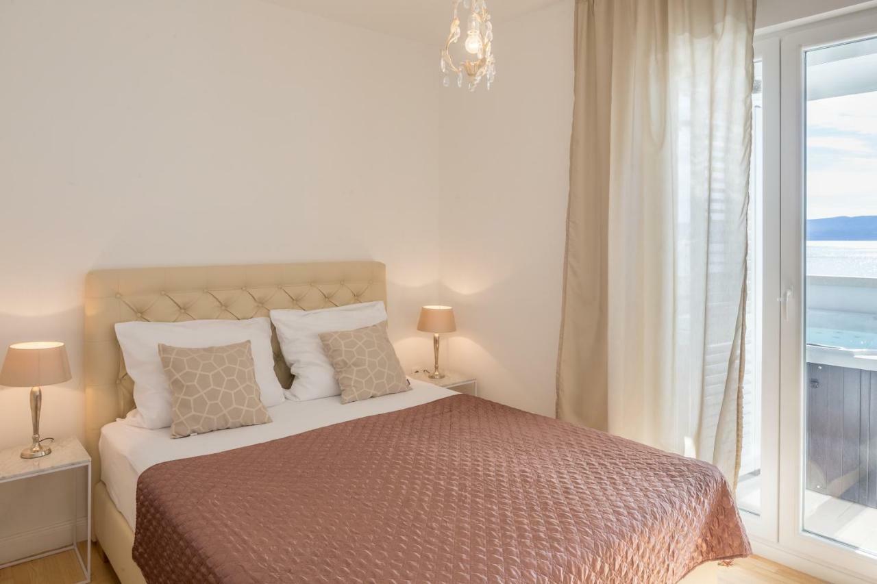 Apartments Villa Lux Dugi Rat Buitenkant foto